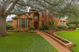 5901 Glen Heather Dr, Unit PH 1104 in Plano, TX - Foto de edificio - Building Photo