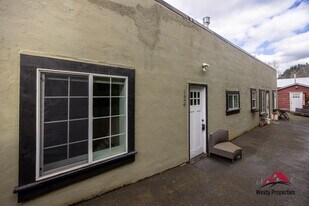 36M - SE Harlow - Troutdale in Troutdale, OR - Building Photo
