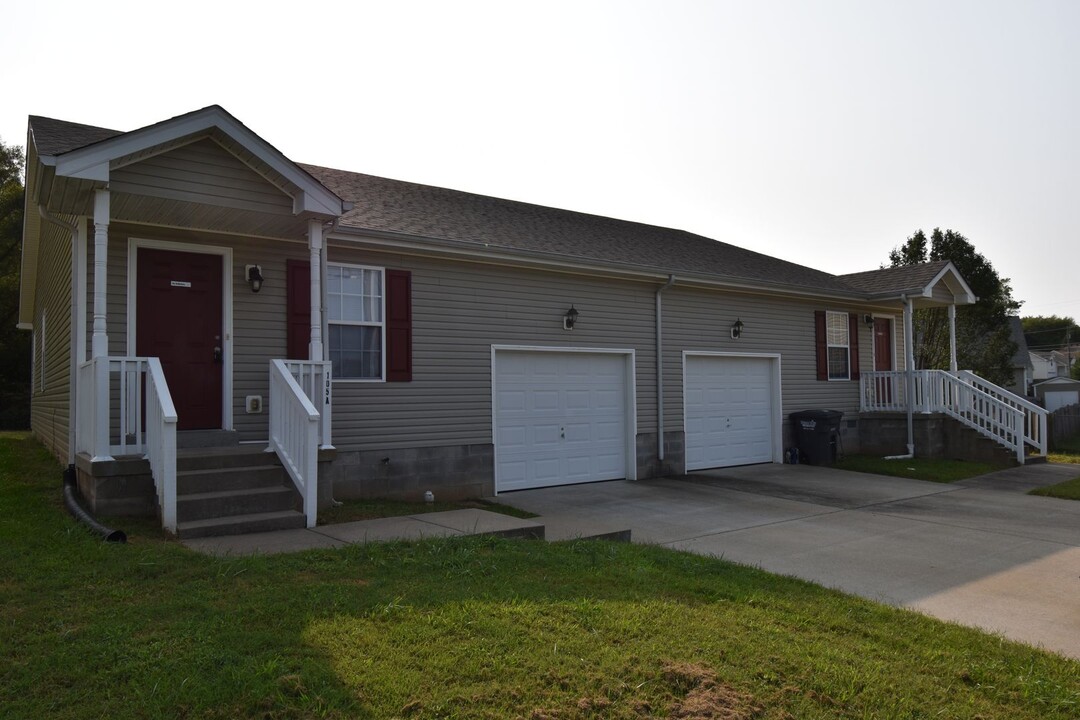 105 Solid Rock Ct in Clarksville, TN - Building Photo