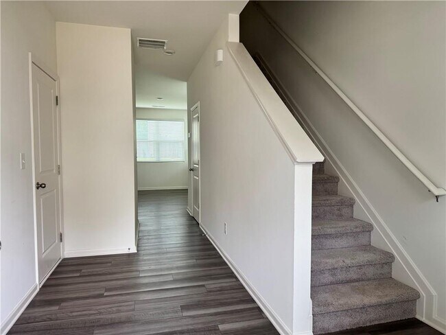 1051 Paddington Dr in Cartersville, GA - Building Photo - Building Photo