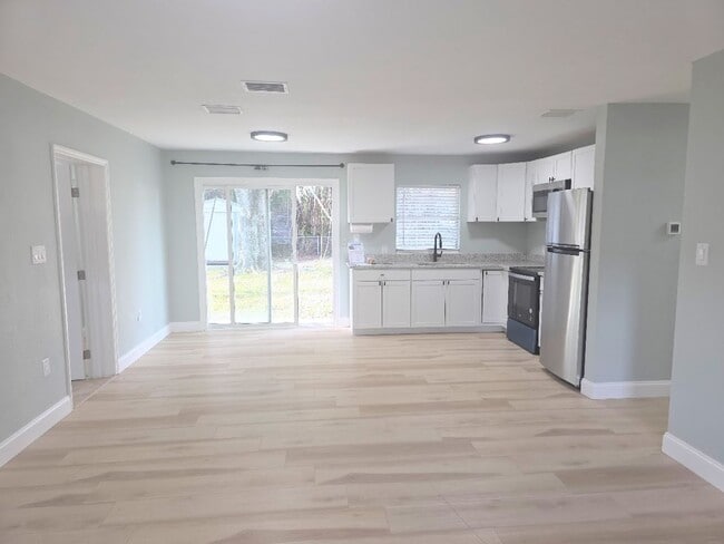 10785 W Spring Cir in Crystal River, FL - Building Photo - Building Photo
