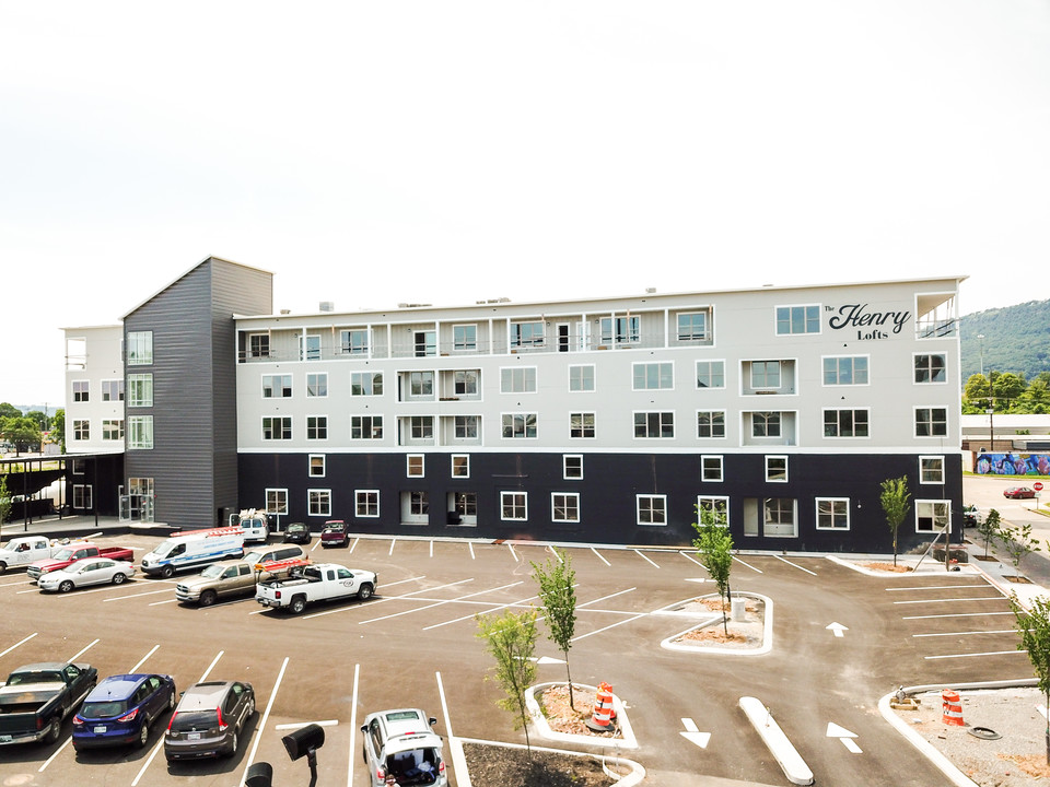 Henry Lofts in Chattanooga, TN - Building Photo