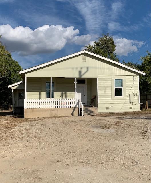 5236 FM2001 in Buda, TX - Foto de edificio