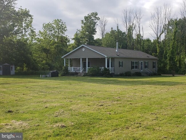 2714 Windy Bush Rd in Newtown, PA - Building Photo - Building Photo