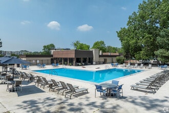 Stonebridge of Arlington Heights in Arlington Heights, IL - Foto de edificio - Building Photo
