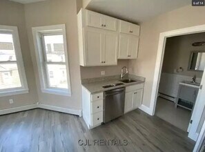 63 Falcon St in Boston, MA - Building Photo - Building Photo