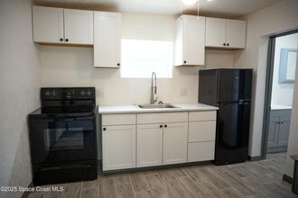 2848 Shwonda Ave NE in Palm Bay, FL - Building Photo - Building Photo