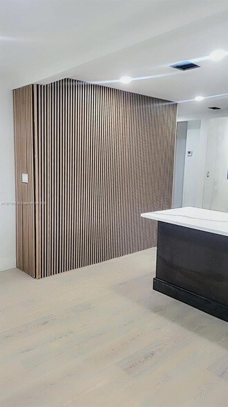2310 NW 103rd St in Miami, FL - Building Photo