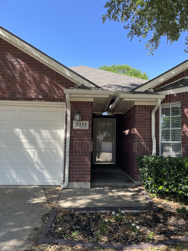 2233 Tiffany Glenn Ct in Bedford, TX - Building Photo - Building Photo
