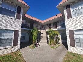 650 Ave J NW in Winter Haven, FL - Building Photo