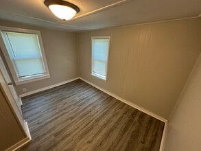 188 Walnut St in Hollister, MO - Building Photo - Building Photo