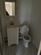 925 Huntingdon Pike, Unit 212 in Huntingdon Valley, PA - Foto de edificio - Building Photo