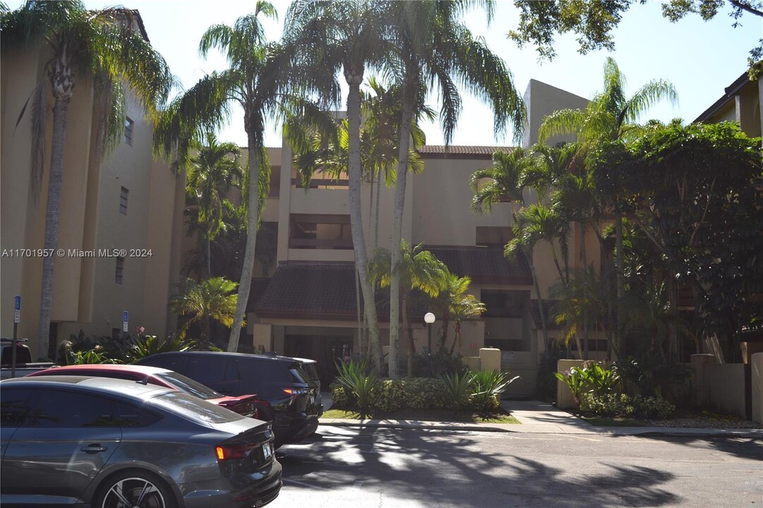 9285 SW 125th Ave in Miami, FL - Foto de edificio