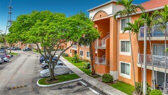6968 SW 39th St in Davie, FL - Building Photo