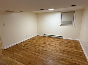 588 Avenue A in Bayonne, NJ - Building Photo - Building Photo