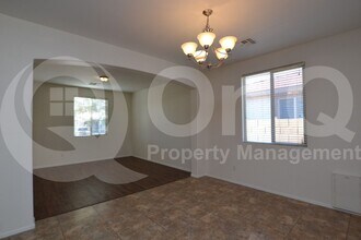 9182 W Black Hill Rd in Peoria, AZ - Building Photo - Building Photo