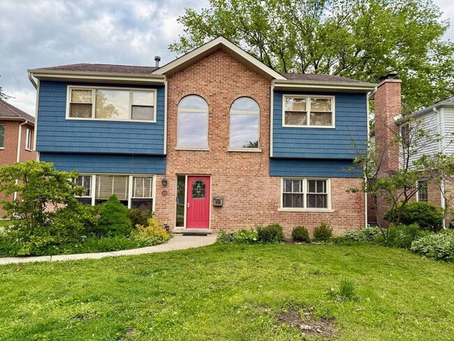 property at 2428 Oak Ave