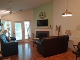 809 Harbor House Dr in Madison, WI - Building Photo