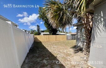 9415 Barrington Ln in Port Richey, FL - Building Photo - Building Photo
