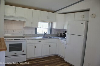 21 Maple Ave in Hunter, NY - Building Photo - Building Photo