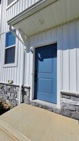 63 N Conifer Dr in Elizabethtown, PA - Building Photo