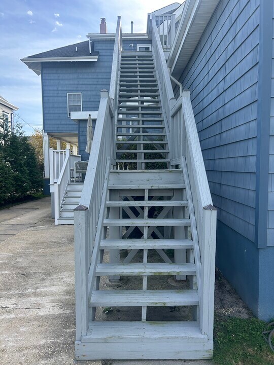 313 6th Ave, Unit Apt 3 in Asbury Park, NJ - Building Photo