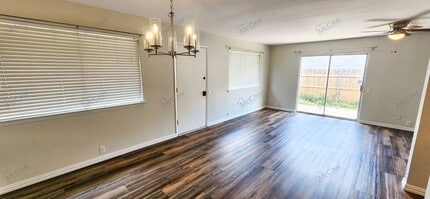 4402 Tophill Ln in Irving, TX - Building Photo - Building Photo