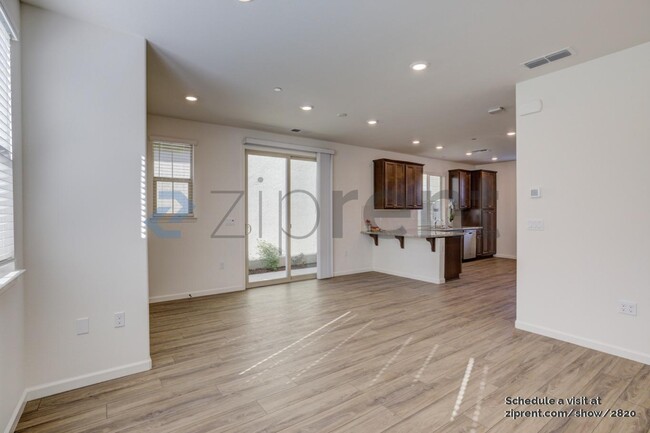 9286 Mystic Lake Alley in Sacramento, CA - Building Photo - Building Photo