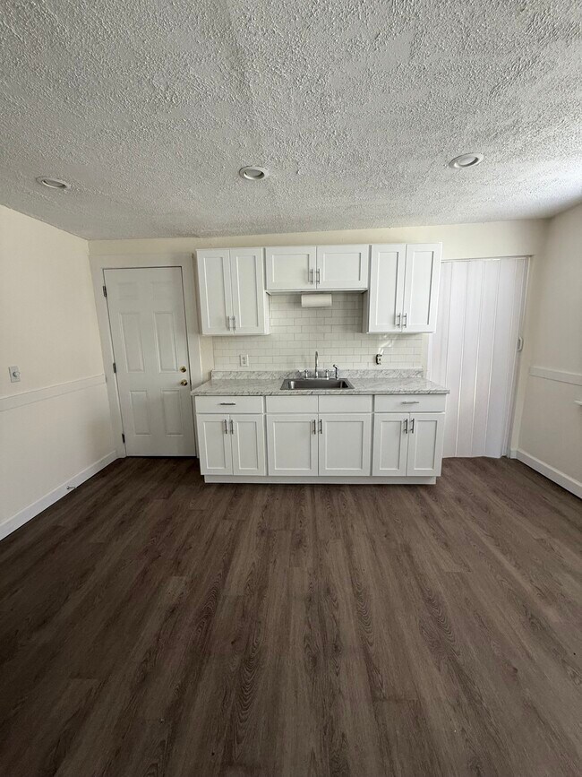 75 Kelsey St in New Britain, CT - Building Photo - Building Photo