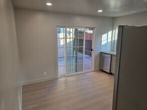 10281 Westonhill Dr in San Diego, CA - Building Photo - Building Photo