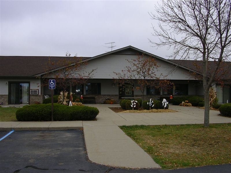 Crosswinds Manor in Belding, MI - Building Photo