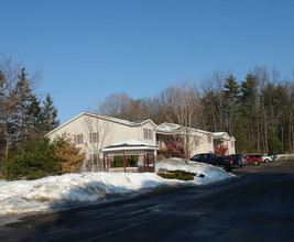 Woods Edge Apartments in Clifton Park, NY - Building Photo - Building Photo