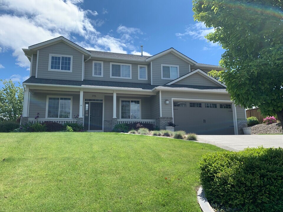 1715 NW Nicole Ct in Pullman, WA - Building Photo