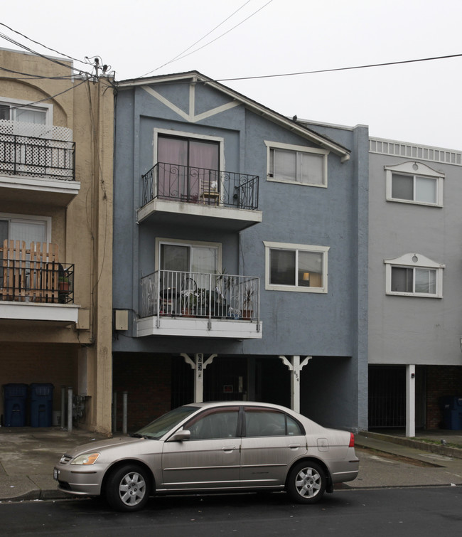 654 Sylvan St in Daly City, CA - Building Photo - Building Photo