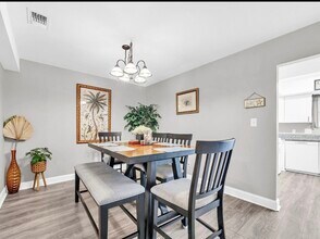 400 Rhonda Kay Ct in Fort Walton Beach, FL - Foto de edificio - Building Photo