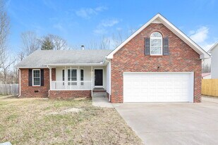 2017 Skyline Dr in Goodlettsville, TN - Building Photo