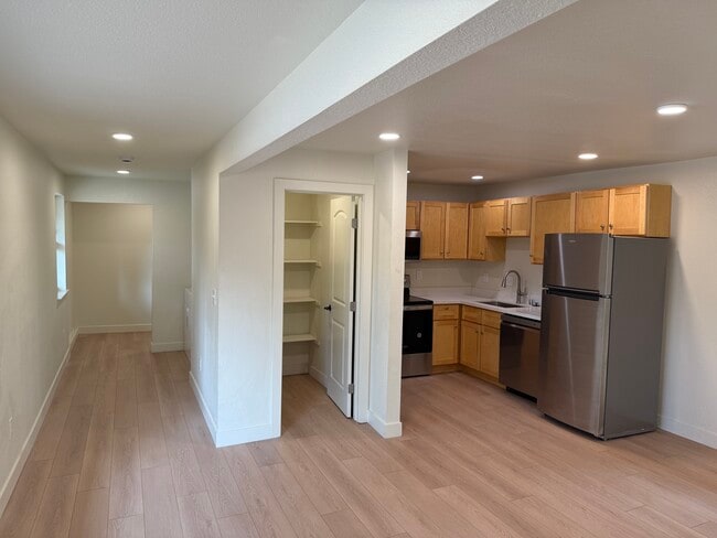 property at 3099 Laurel Dr