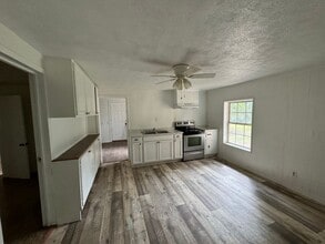 5424 New Liberty Rd in Jacksonville, AL - Building Photo - Building Photo