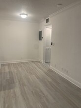 110 SE 2nd St, Unit 307 in Hallandale Beach, FL - Building Photo - Building Photo