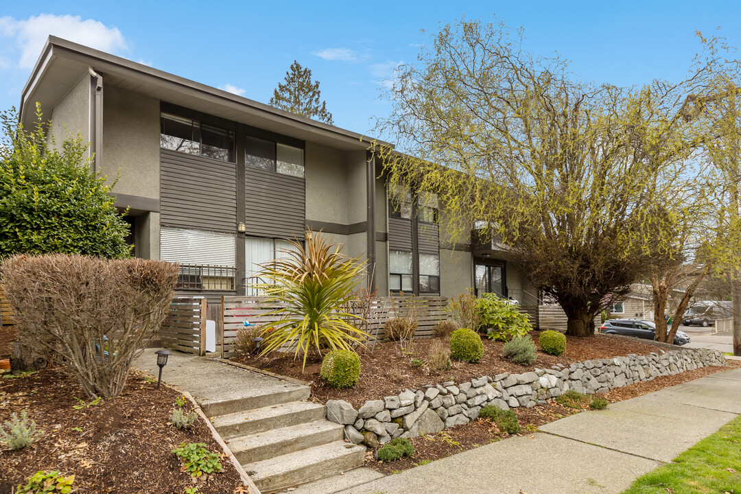 Woodlawn Apartments in Seattle, WA - Building Photo