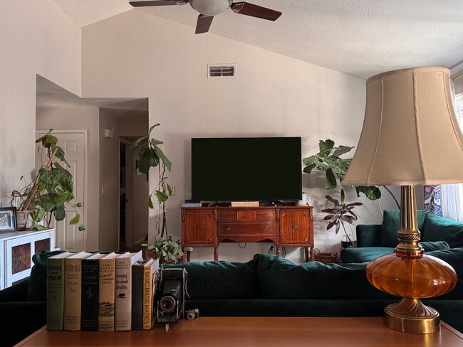 property at 1506 Crestmont Oak Dr