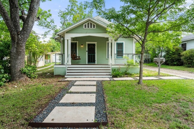 property at 512 E 49th St