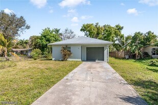 2826 W Rd in Ft. Myers, FL - Building Photo