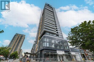 370 Martha St in Burlington, ON - Building Photo