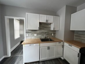41 Putnam St, Unit #2 in Waterbury, CT - Building Photo - Building Photo