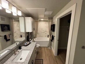 425 El Rio St in San Marcos, TX - Building Photo - Building Photo
