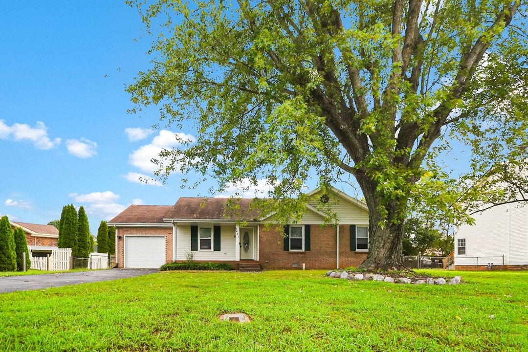 3421 Polly Dr in Clarksville, TN - Building Photo