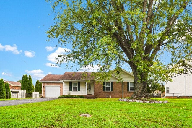 property at 3421 Polly Dr