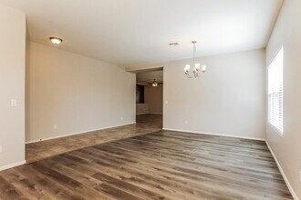 3134 W Cavedale Dr in Phoenix, AZ - Building Photo - Building Photo