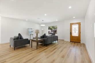 9603 Emnora Ln in Houston, TX - Building Photo - Building Photo